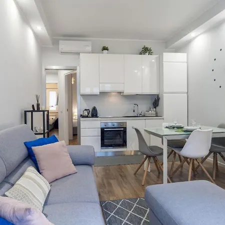 Easylife - Moderno E Fresco Trilocale In Uno Dei Piu Moderni Della Citta Gioia-porta Nuova *