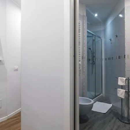 Easylife - Moderno E Fresco Trilocale In Uno Dei Piu Moderni Della Citta Gioia-porta Nuova Daire *